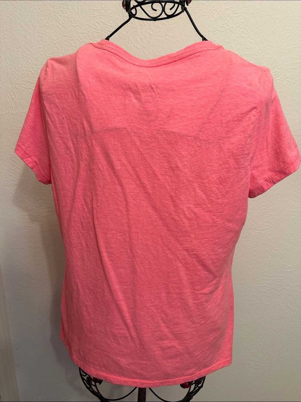 🩷🩷🩷3 for 12$🩷🩷🩷Women's V-Neck Tee - Pink - Picture 5 of 5